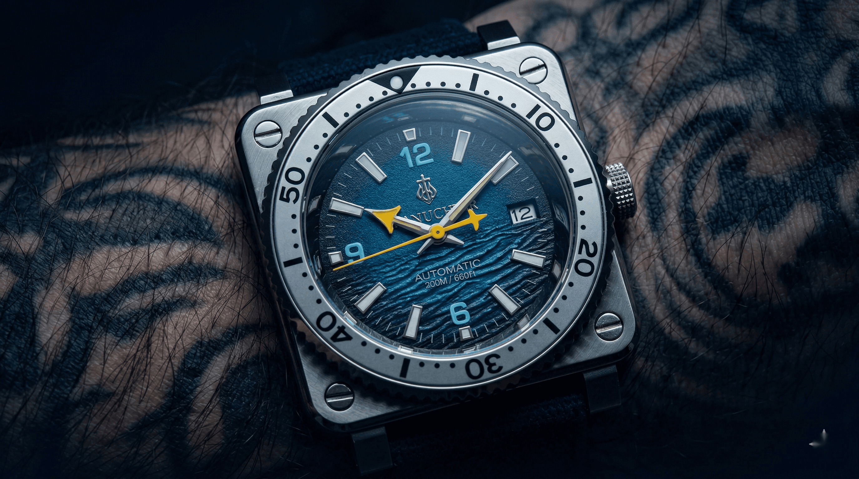 Manuchehr Diver — Ocean Wave Dial